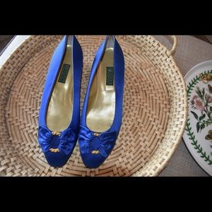 Vintage 1980s Gucci blue satin flats